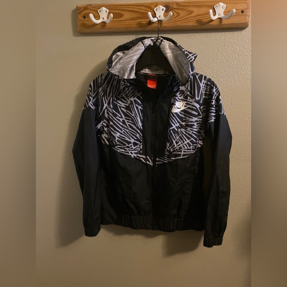 nike windbreaker large